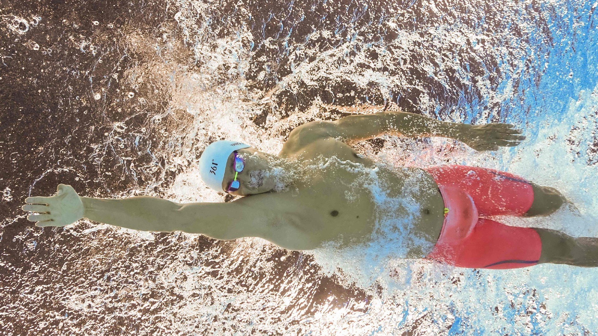 姆巴佩与60激战美国队分钟，晋级下一阶段胜负难料！，詹姆斯焦点对战观众掌声雷动